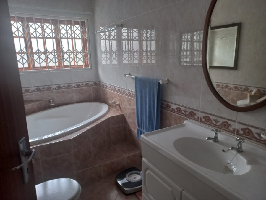 4 Bedroom Property for Sale in Gonubie Eastern Cape